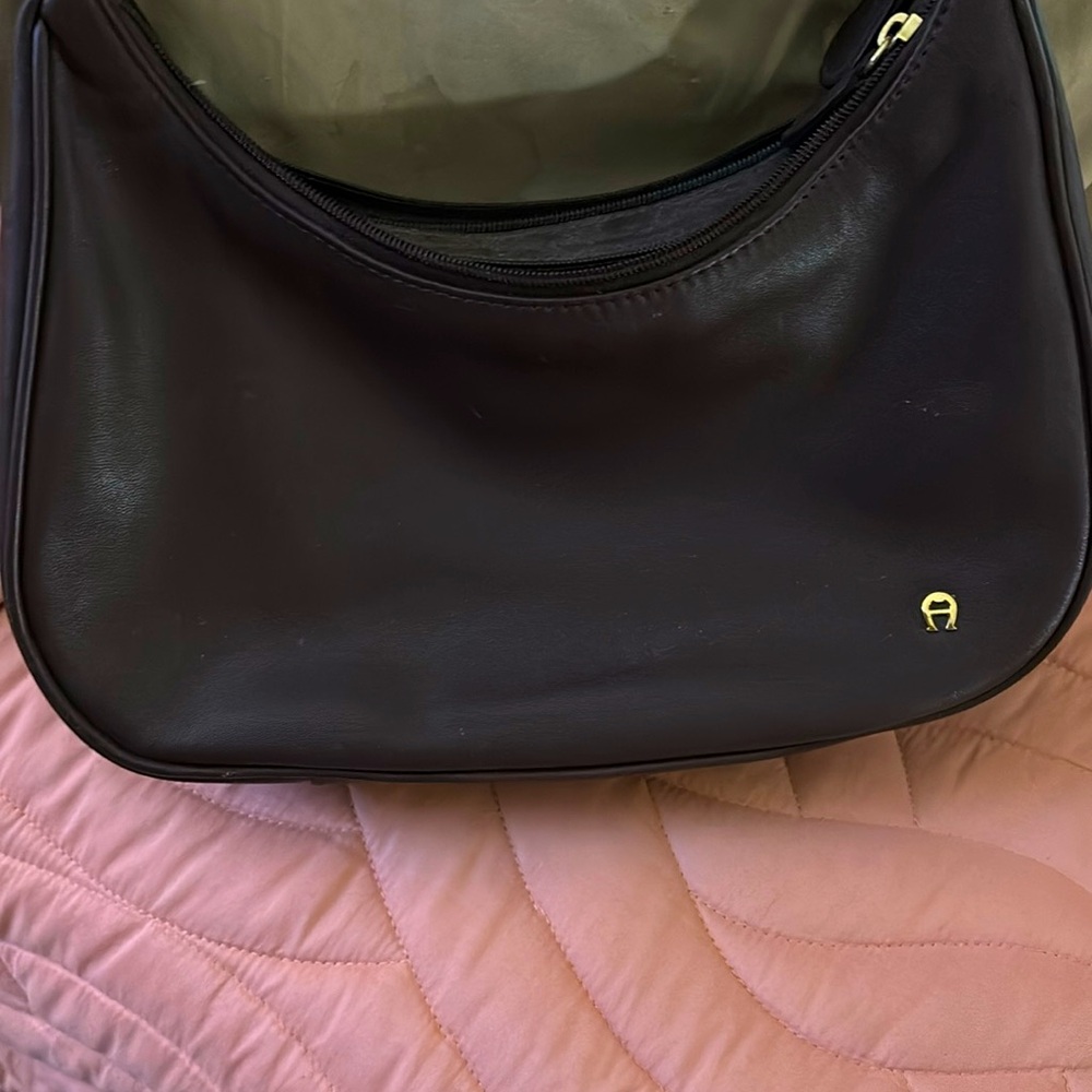 Agner moon shaped bag, like new.